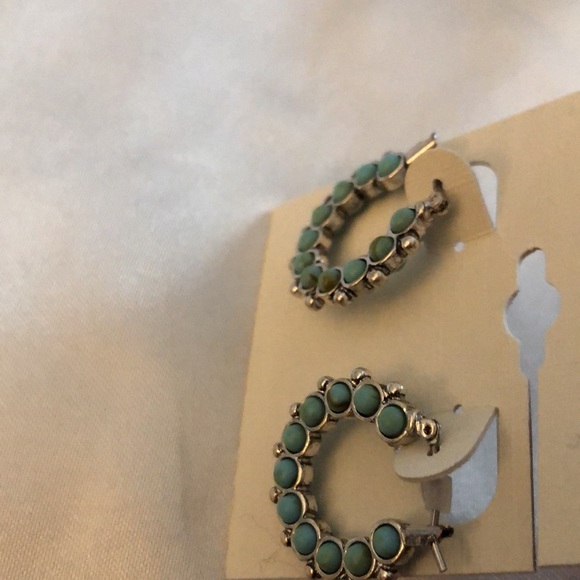 Lucky Brand Silver Tone Turquoise Set Stone Midi Hoop Earrings NWT - Picture 8 of 10